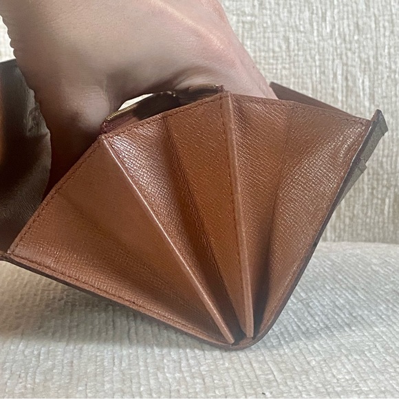 Louis Vuitton Monogram Sarah Wallet beautiful used condition - Picture 8 of 12